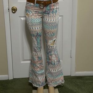 Brazilian John John Multicolor Distress Pants and flared leg Jeans